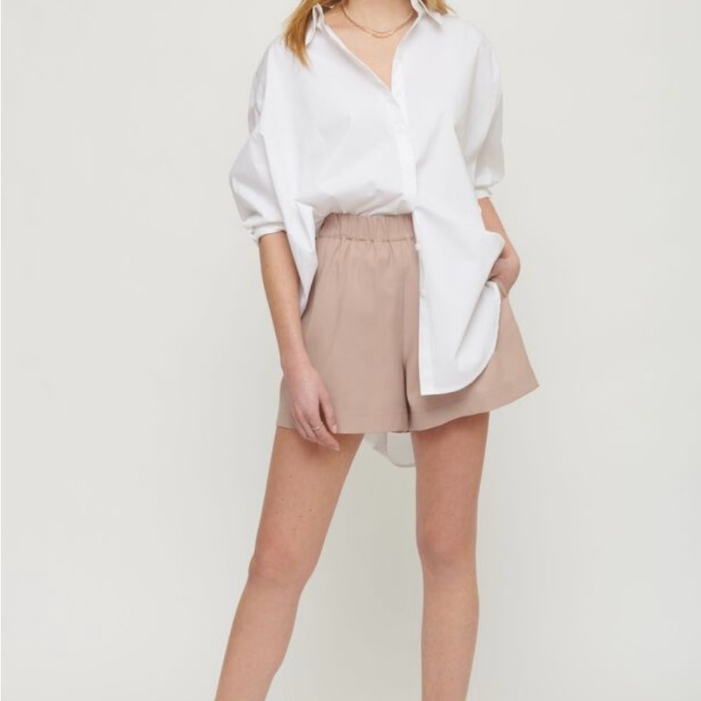 Dynamite NWT Lola Pull-On Shorts color Beige Size S
